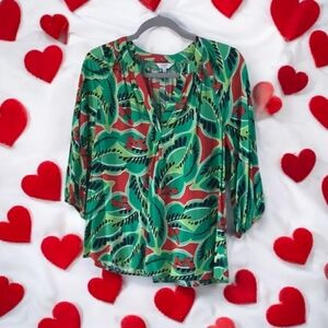 Crown and ivy blouse, three-quarter sleeve round neck, opening the front…